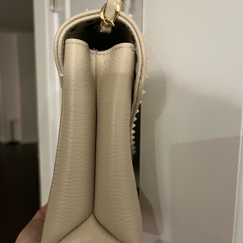 Mario Valentino Cream Pebbled Leather Envelope Crossbody with Gold Chain NWOT - Picture 10 of 16